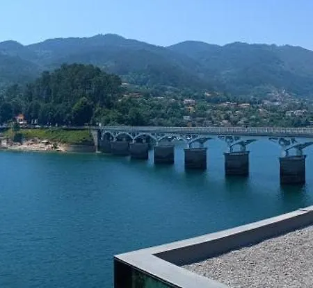 Beira Rio Do Geres
